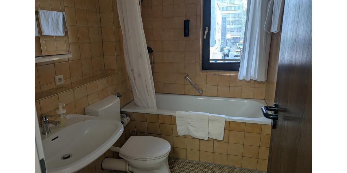 Etagenwohnung Essen Stadtbezirk II - 2 Zimmer, 65 m&sup2;, 649&euro; | Angebot:26531507