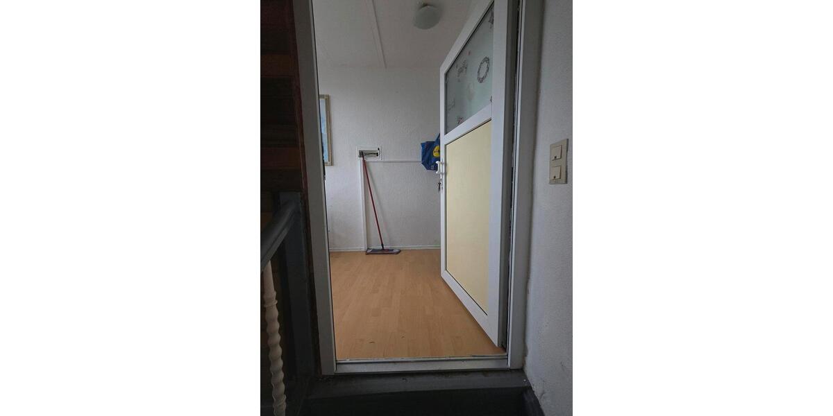 Dachgeschoßwohnung Gelsenkirchen Gelsenkirchen-West - 5 Zimmer, 92 m&sup2;, 850&euro; | Angebot:26494656