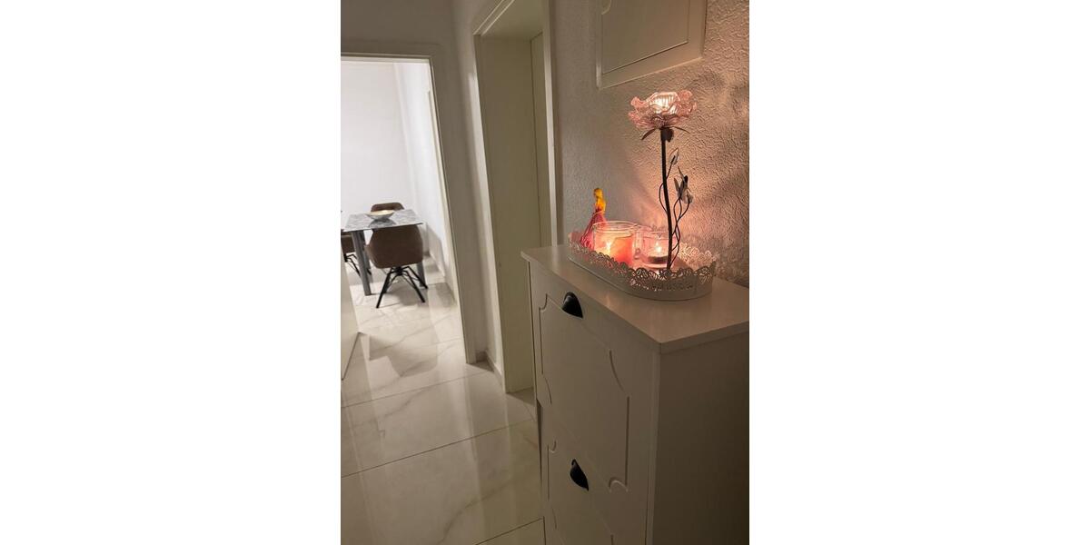 Erdgeschoßwohnung Essen Stadtbezirk V - 18 Zimmer, 60 m&sup2;, 350&euro; | Angebot:25714450