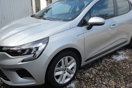 Renault Clio 8.100 km 10.950 &euro; HERNE 44651