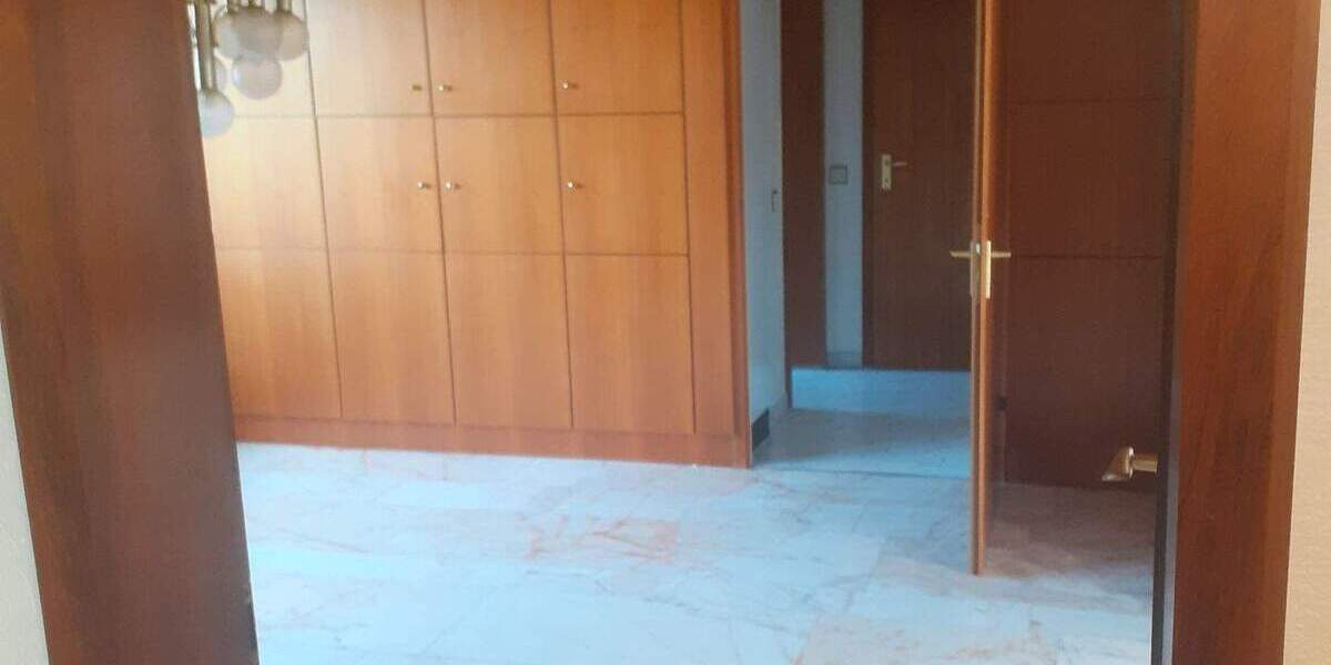 Mehrfamilienhaus, Wohnhaus Essen Burgaltendorf - 5 Zimmer, 156 m&sup2;, 590.000&euro; | Angebot:25683402