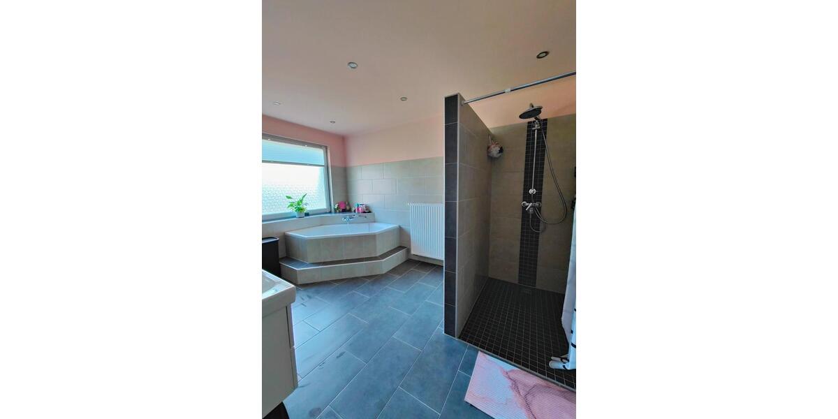 Reihenhaus Duisburg Rheinhausen - 8 Zimmer, 160 m&sup2;, 498.000&euro; | Angebot:25045833