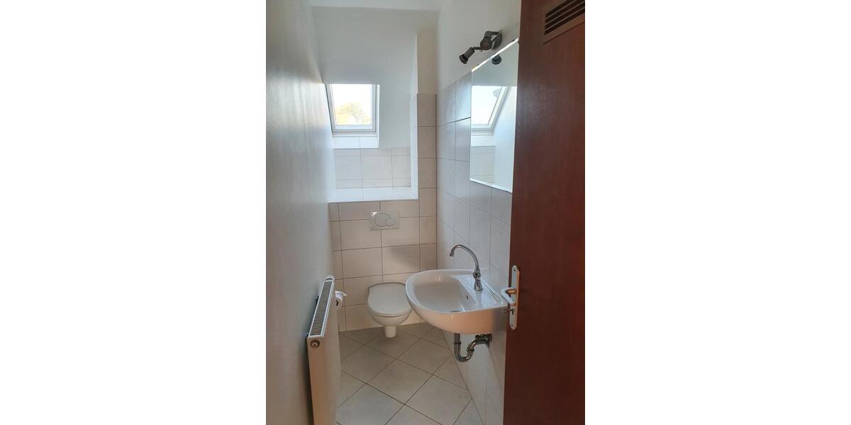 Dachgeschoßwohnung Essen Huttrop - 3 Zimmer, 76 m&sup2;, 119.000&euro; | Angebot:26819341