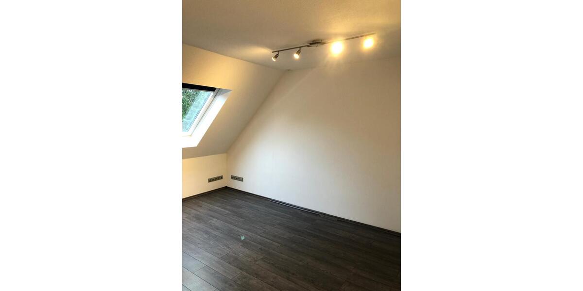 Dachgeschoßwohnung Gelsenkirchen Gelsenkirchen-Mitte - 4 Zimmer, 110 m&sup2;, 129.000&euro; | Angebot:26167328