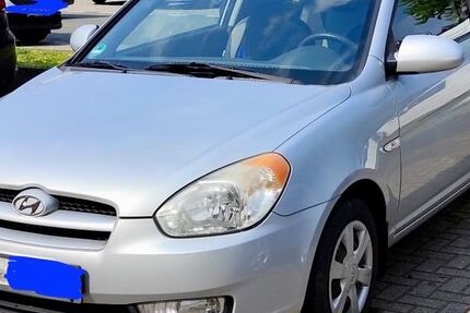 Hyundai Accent 162.000 km 1.450 &euro; Duisburg 47179