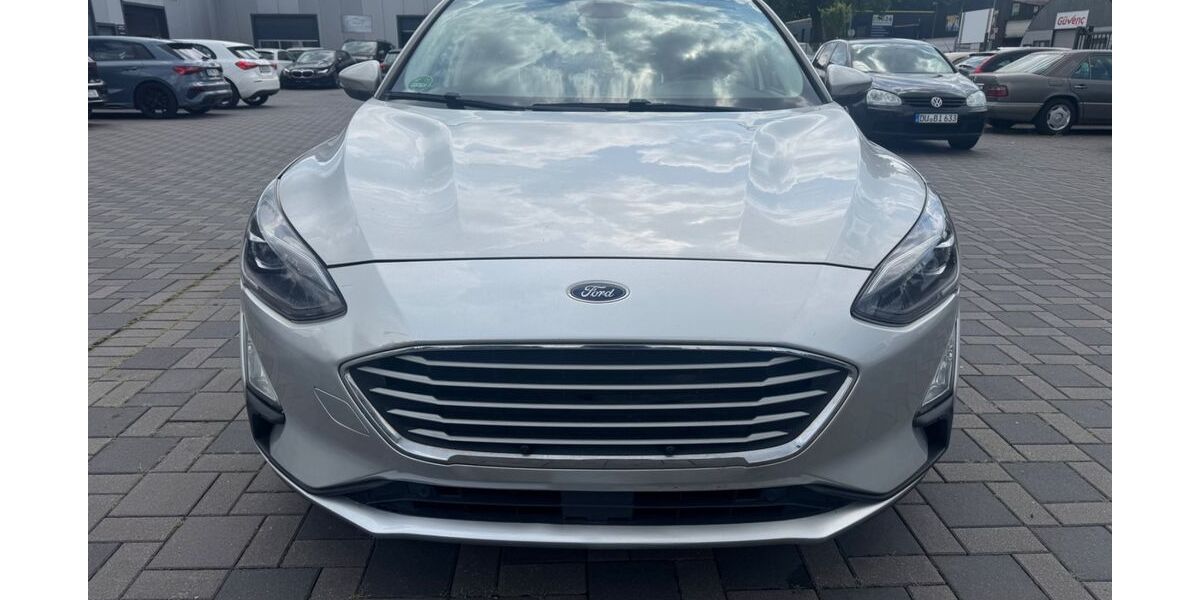 Ford Focus 160.484 km 10.990 &euro; Duisburg 47169