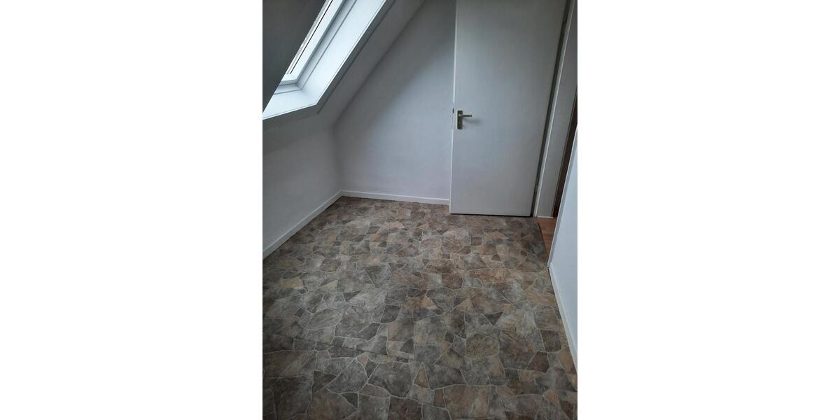 Dachgeschoßwohnung Hattingen - 3.5 Zimmer, 67 m&sup2;, 600&euro; | Angebot:26022723