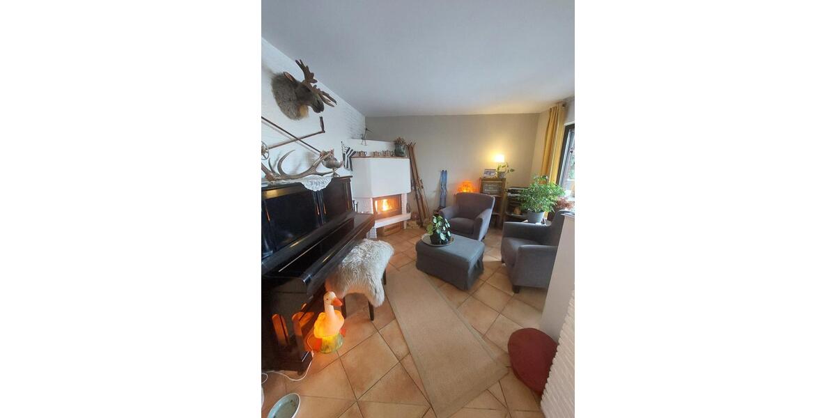 Reihenhaus Hünxe - 6.5 Zimmer, 250 m&sup2;, 2.200&euro; | Angebot:25129233