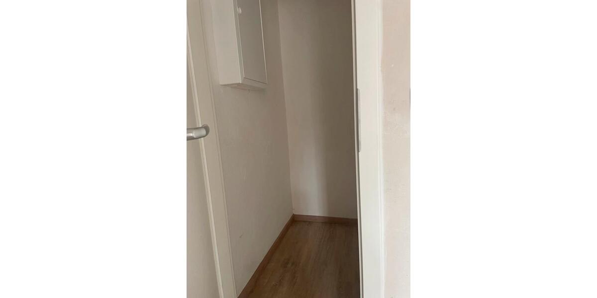 Dachgeschoßwohnung Duisburg Huckingen - 3 Zimmer, 71 m&sup2;, 499&euro; | Angebot:23293968