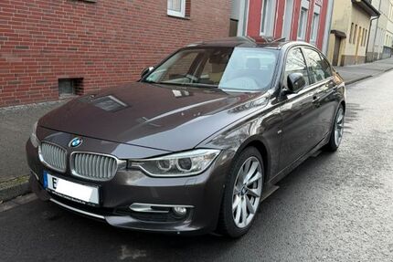 BMW 320 226.000 km 12.700 &euro; Essen 45139