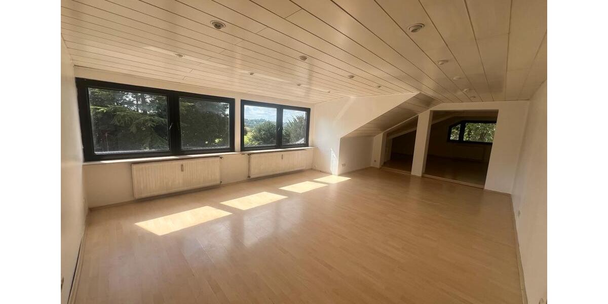 Dachgeschoßwohnung Heiligenhaus - 3 Zimmer, 106 m&sup2;, 900&euro; | Angebot:25867897