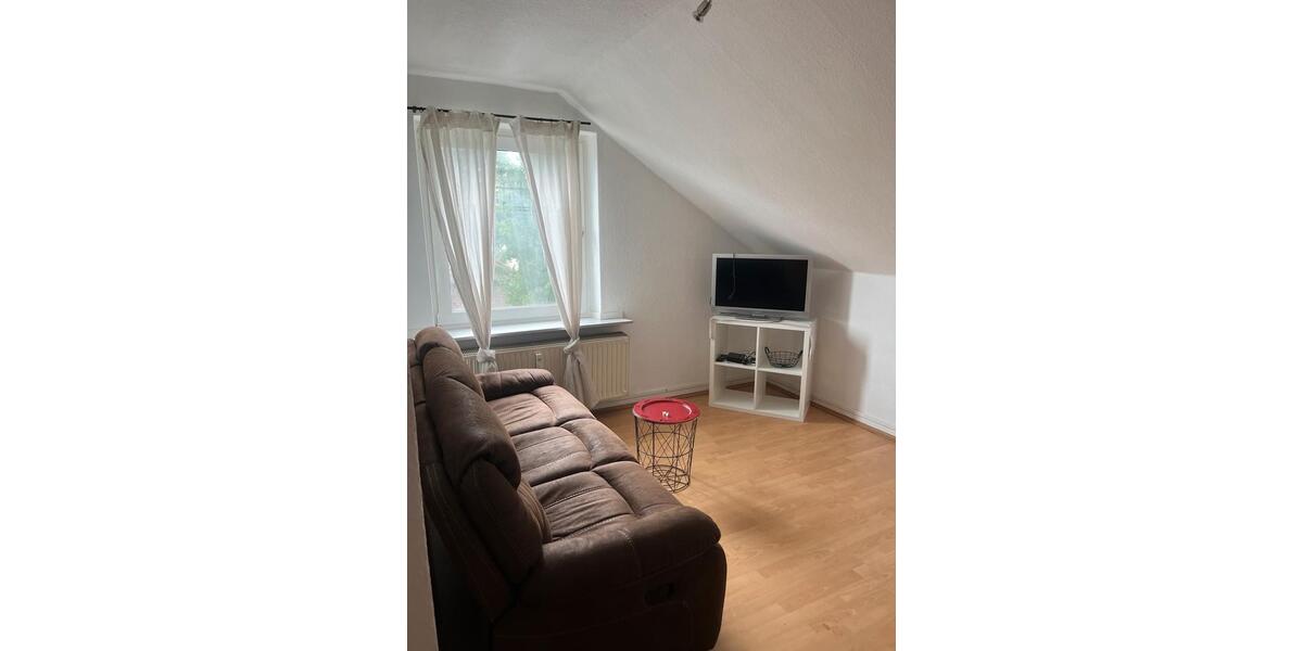 Dachgeschoßwohnung Moers - 2 Zimmer, 36 m&sup2;, 640&euro; | Angebot:26677995