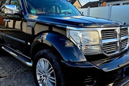 Dodge Nitro 199.000 km 5.990 &euro; Duisburg 47137