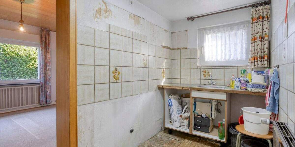 Mehrfamilienhaus, Wohnhaus Oberhausen Buschhausen - 7 Zimmer, 217 m&sup2;, 330.000&euro; | Angebot:25799175