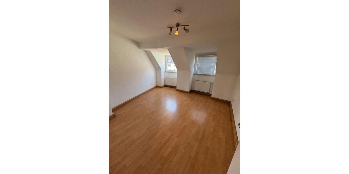 Dachgeschoßwohnung Essen Südviertel - 5 Zimmer, 117 m&sup2;, 1.150&euro; | Angebot:26696762