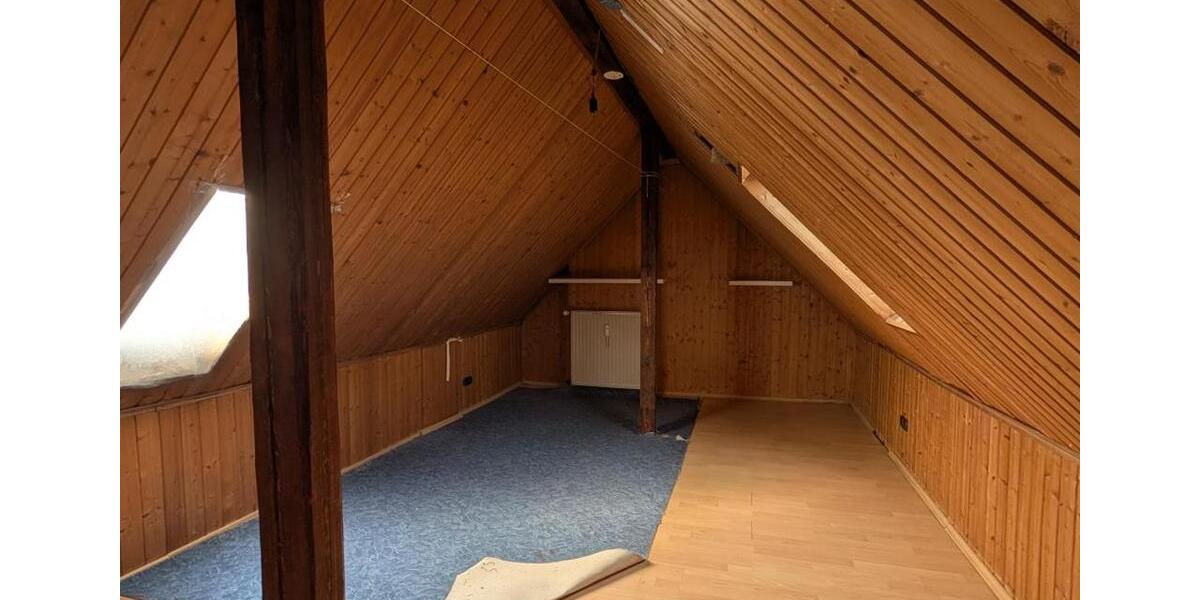 Dachgeschoßwohnung Duisburg Beeck - 3 Zimmer, 109 m&sup2;, 699&euro; | Angebot:25699114