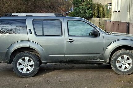 Nissan Pathfinder 315.000 km 3.250 &euro; Dorsten 46284