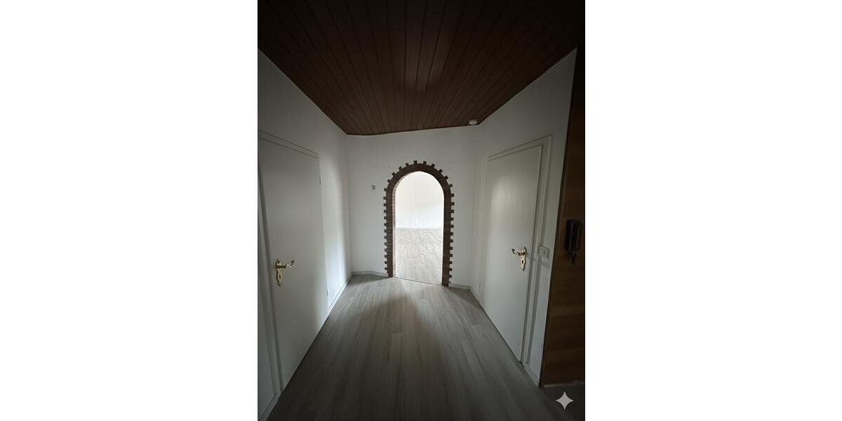 Dachgeschoßwohnung Essen Stadtbezirk VI - 3 Zimmer, 74 m&sup2;, 760&euro; | Angebot:26665409