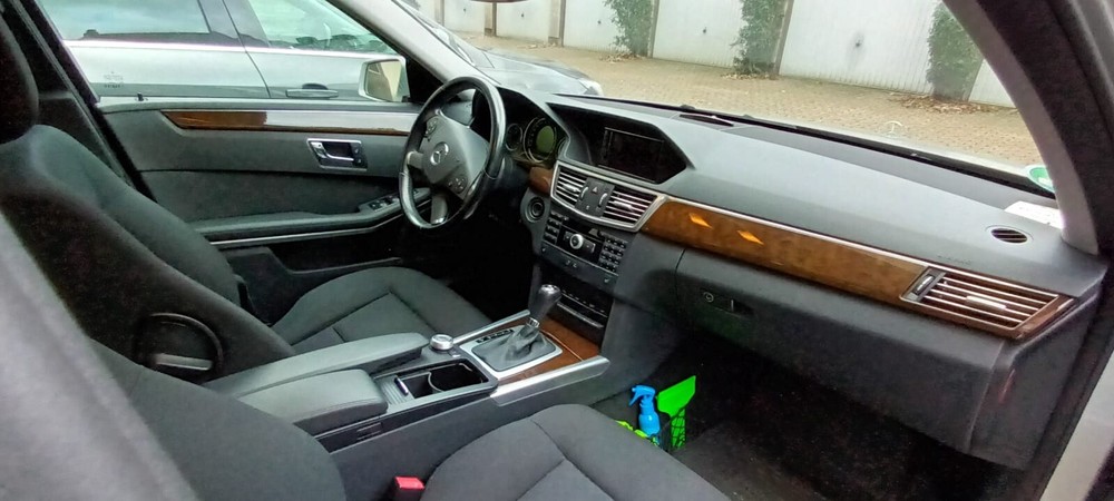 Mercedes-Benz E 200 177.000 km 12.500 &euro; Gelsenkirchen 45879