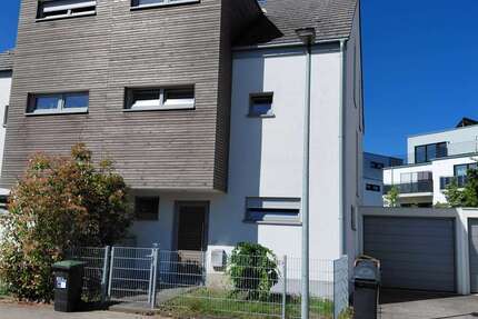 Haus Mülheim an der Ruhr Broich - 5 Zimmer, 140 m&sup2;, 2.250&euro; | Angebot:26758135