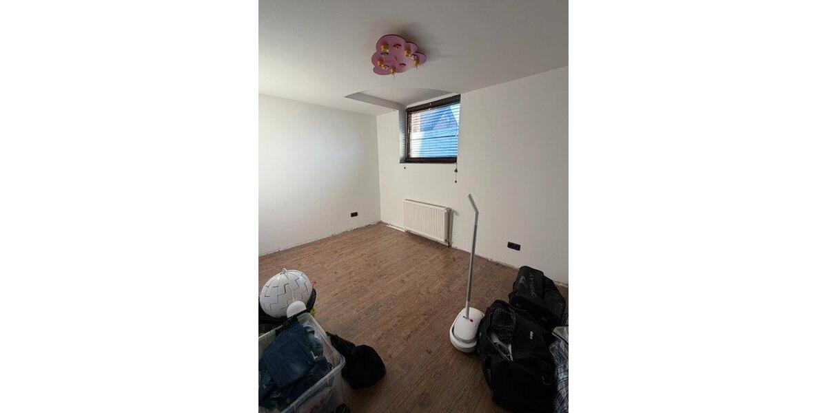 Etagenwohnung Moers Rheinkamp - 4 Zimmer, 120 m&sup2;, 1.300&euro; | Angebot:26424047