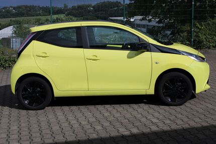 Toyota Aygo (X) 102.365 km 7.050 &euro; Heiligenhaus 42579