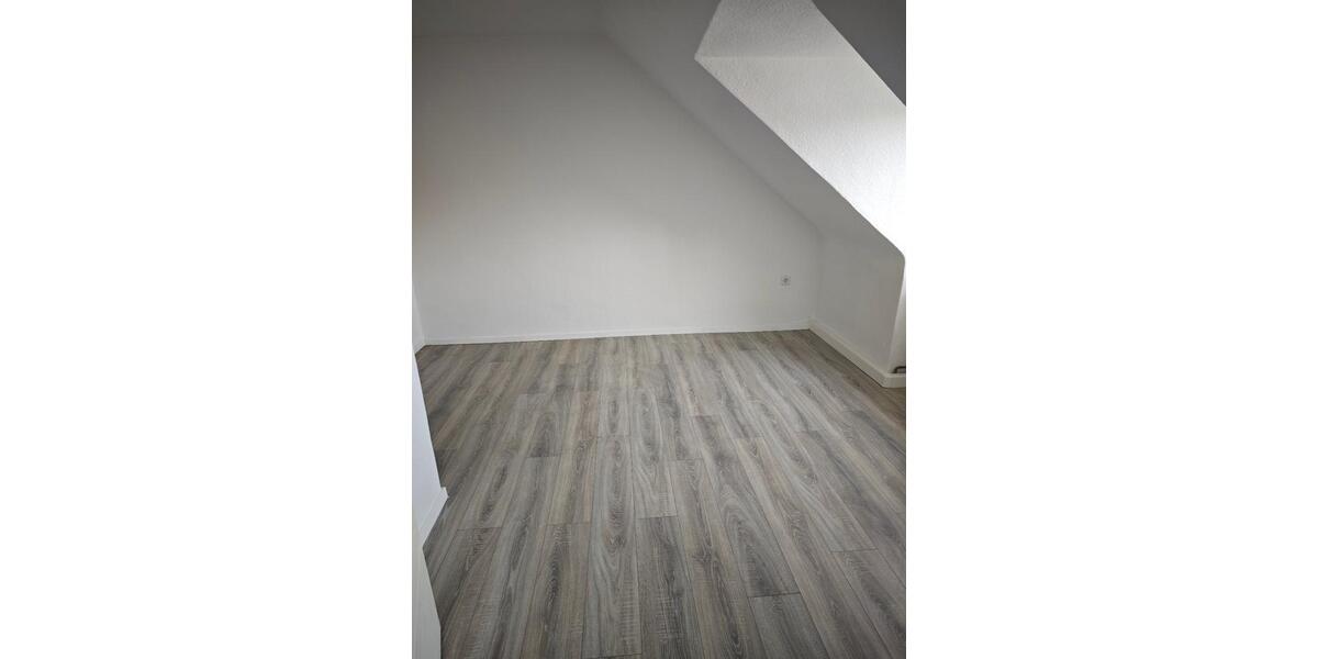 Dachgeschoßwohnung Gelsenkirchen Ückendorf - 4.5 Zimmer, 71 m&sup2;, 490&euro; | Angebot:26534184