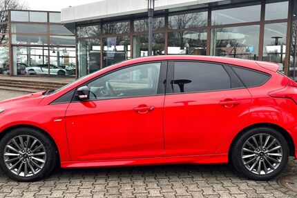 Ford Focus 111.209 km 10.900 &euro; Marl 45768