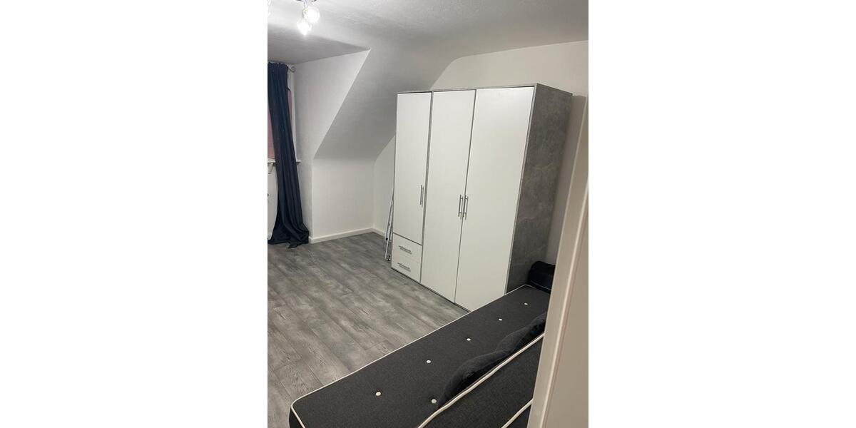 Dachgeschoßwohnung Essen Stadtbezirk V - 2 Zimmer, 50 m&sup2;, 550&euro; | Angebot:25298972