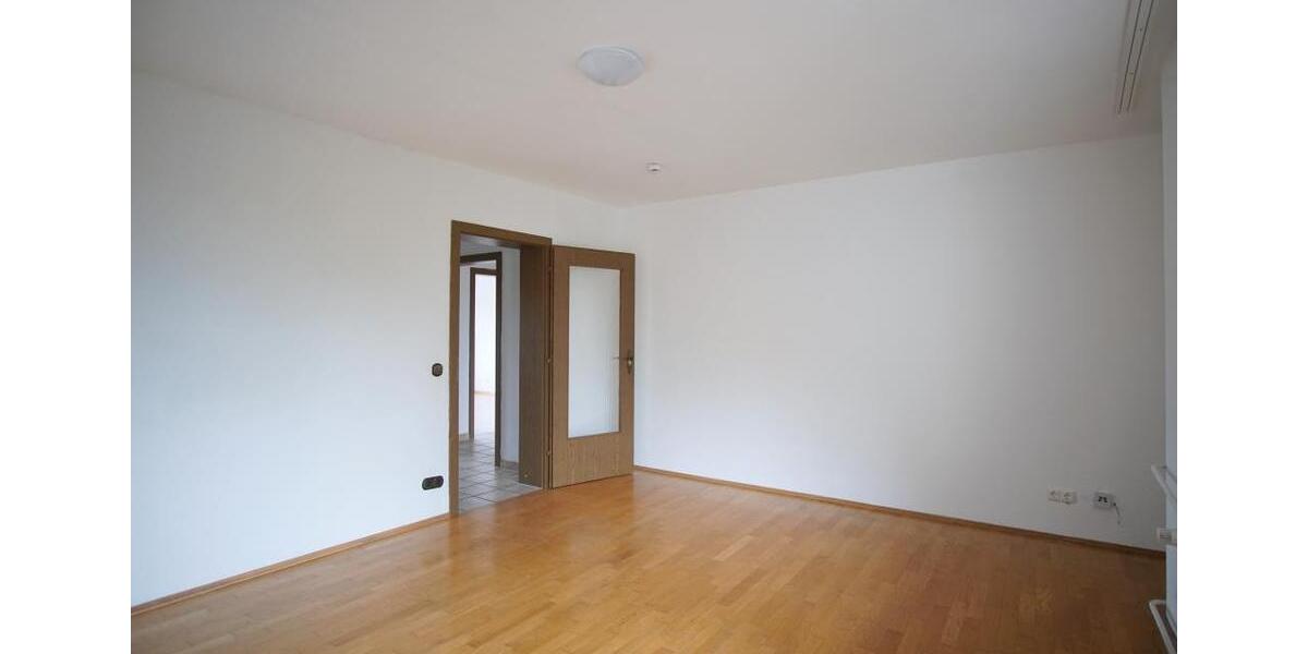 Etagenwohnung Essen Stadtbezirk VII - 3 Zimmer, 71 m&sup2;, 599&euro; | Angebot:25370779