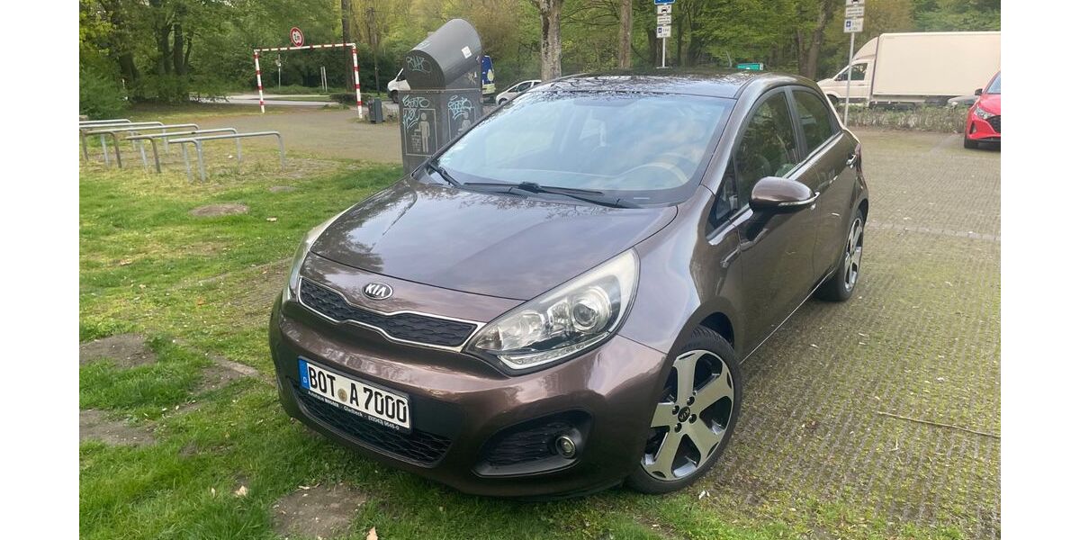 Kia Rio 87.000 km 6.300 &euro; Dinslaken 46537