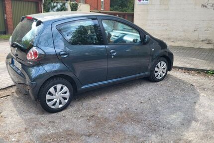 Toyota Aygo (X) 31.560 km 5.600 &euro; Oberhausen 46045