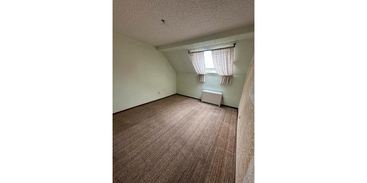 Dachgeschoßwohnung Essen Stadtbezirk VI - 3 Zimmer, 74 m&sup2;, 760&euro; | Angebot:26665409