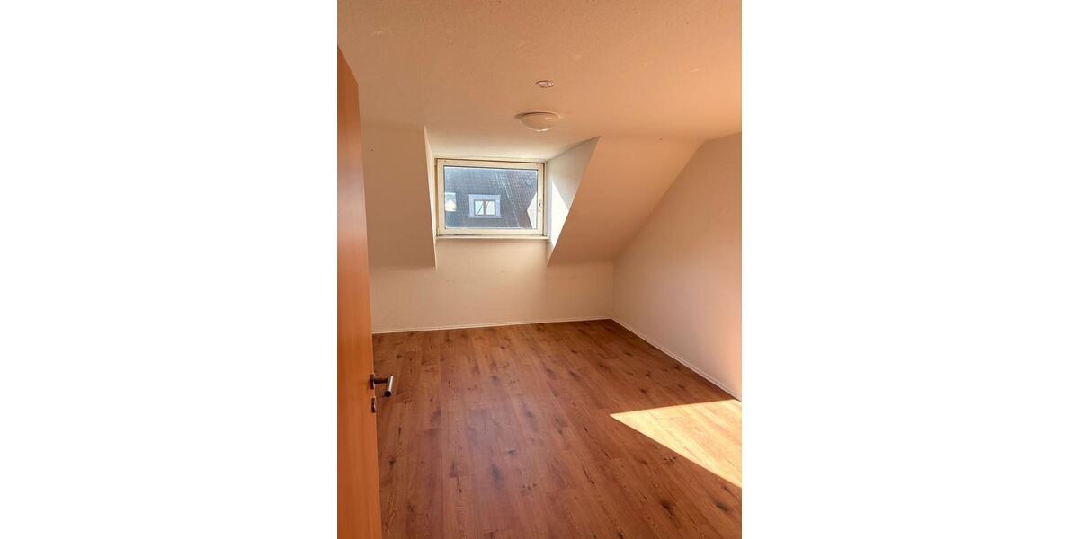 Dachgeschoßwohnung Oberhausen Rothebusch - 3 Zimmer, 51 m&sup2;, 480&euro; | Angebot:26405954