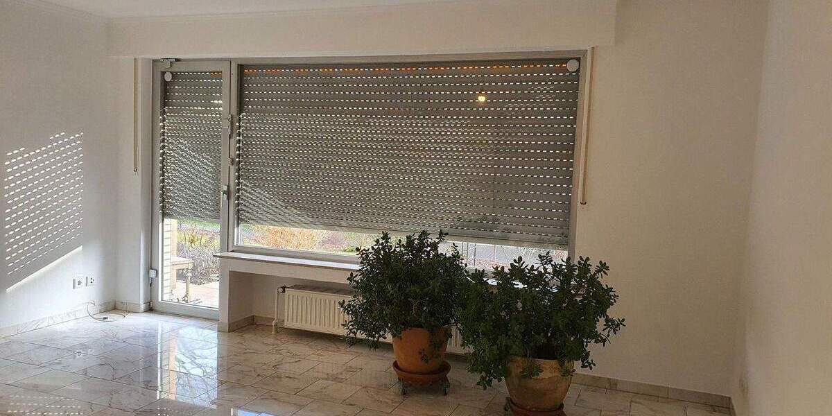 Etagenwohnung Duisburg Rahm - 4 Zimmer, 130 m&sup2;, 1.800&euro; | Angebot:25854102