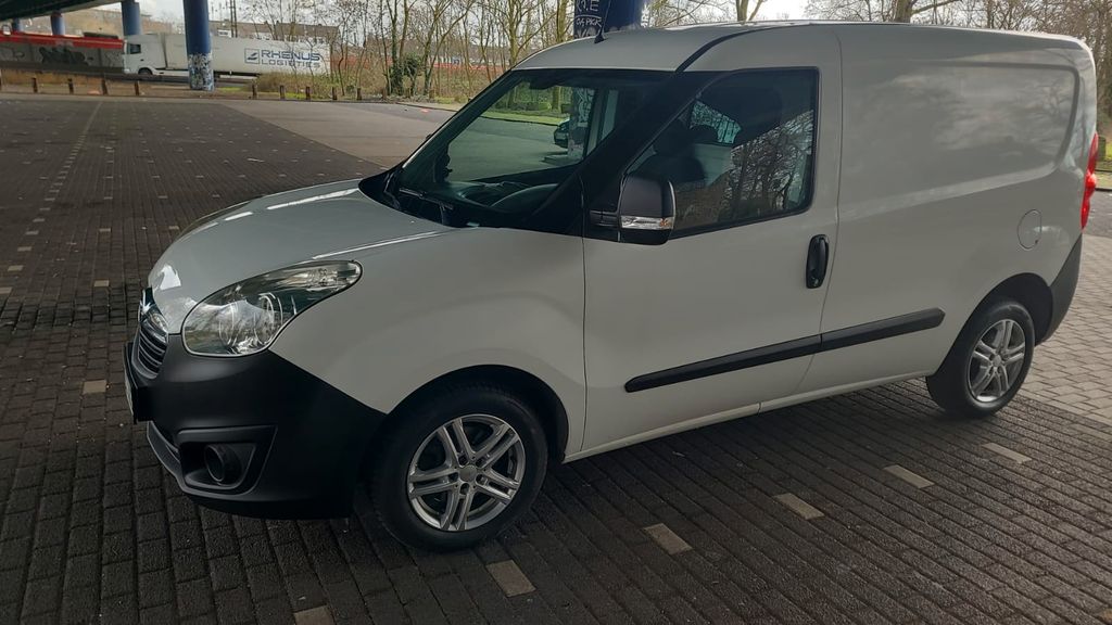 Opel Combo 51.426 km 7.400 &euro; Duisburg 47239