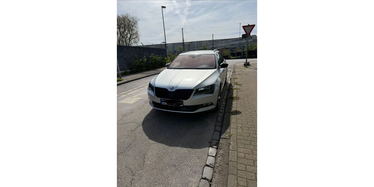 Skoda Superb 223.000 km 9.900 &euro; Essen 45356