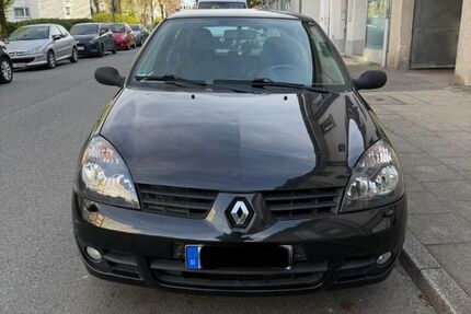 Renault Clio 180.000 km 1.150 &euro; Velbert 42551
