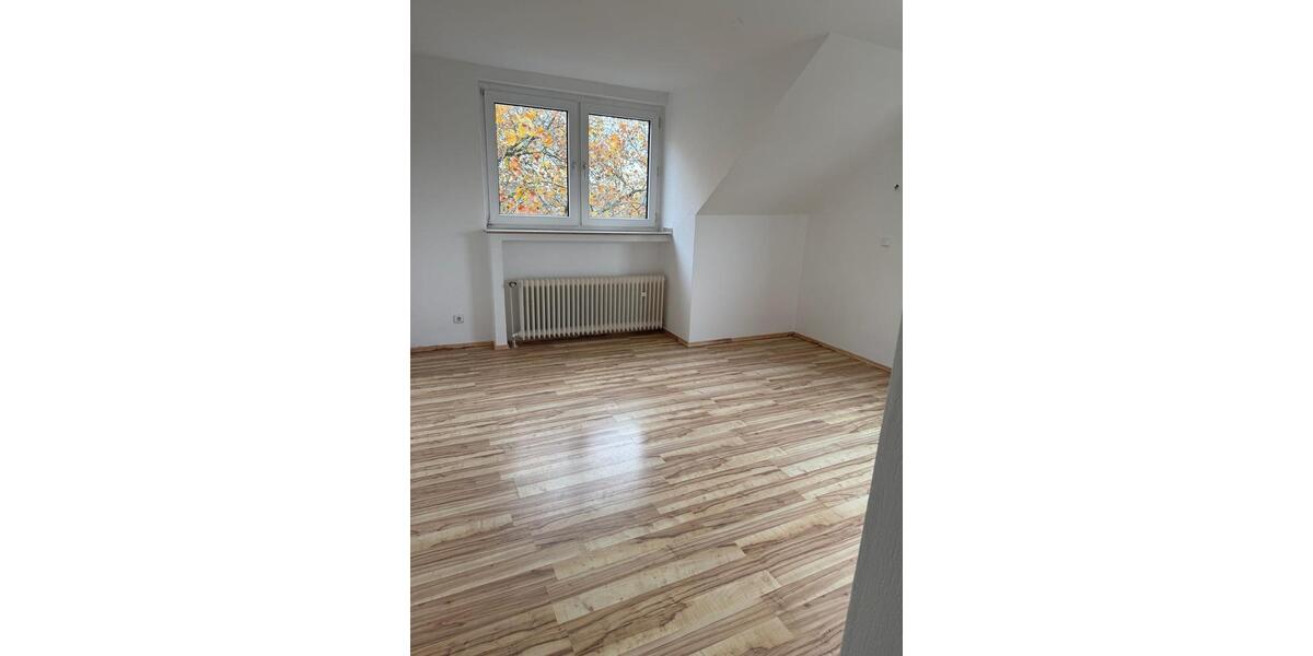 Dachgeschoßwohnung Recklinghausen Hillerheide - 3 Zimmer, 83 m&sup2;, 460&euro; | Angebot:25649489