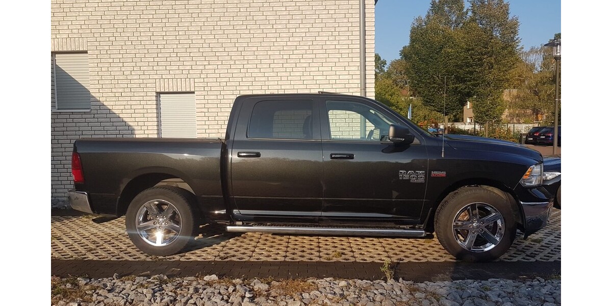 Dodge Ram 2500 Crew Cab Pick-up 44.000 km 42.500 &euro; Castrop-Rauxel 44575