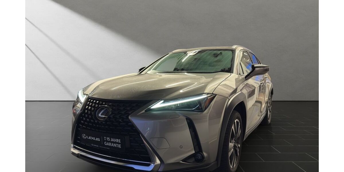 Lexus UX 19.946 km 29.490 &euro; Wesel 46485