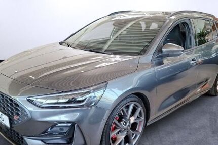 Ford Focus 15.894 km 33.590 &euro; Gelsenkirchen 45891