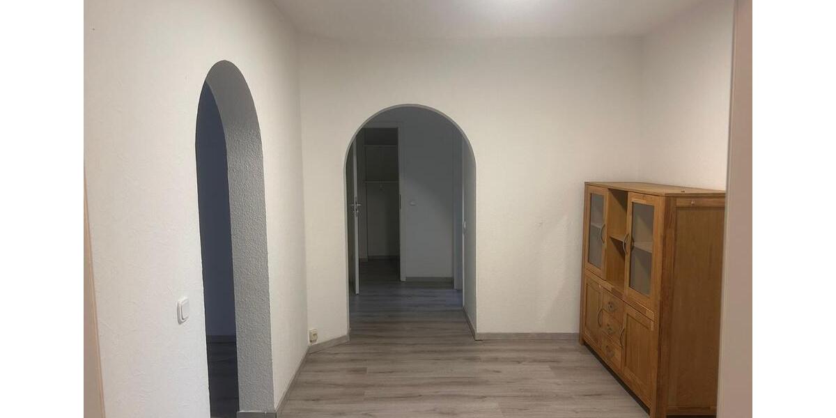 Etagenwohnung Gelsenkirchen Ückendorf - 2 Zimmer, 77 m&sup2;, 600&euro; | Angebot:25308380