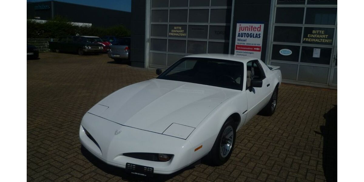 Pontiac Firebird 200.900 km 13.500 &euro; Wesel 46485
