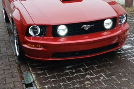 Ford Mustang 127.500 km 16.100 &euro; Gelsenkirchen 45884