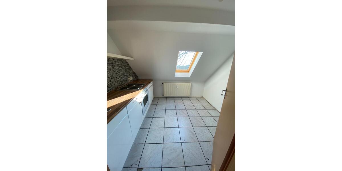 Dachgeschoßwohnung Oberhausen Osterfeld - 2.5 Zimmer, 67 m&sup2;, 395&euro; | Angebot:25439698