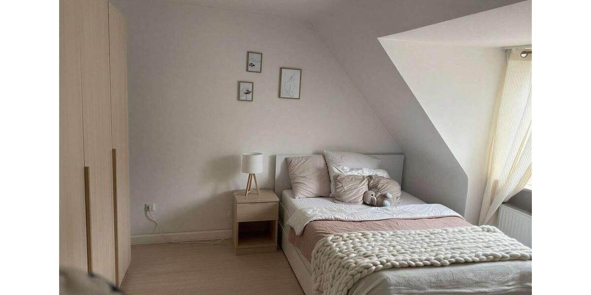 Dachgeschoßwohnung Essen Frillendorf - 2 Zimmer, 53 m&sup2;, 350&euro; | Angebot:25354456