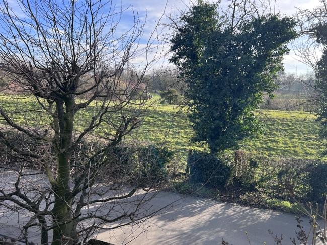 Etagenwohnung Duisburg Rheinhausen - 4 Zimmer, 190 m&sup2;, 1.800&euro; | Angebot:25378981