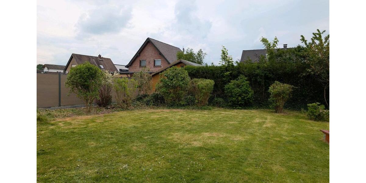 Einfamilienhaus Voerde (Niederrhein) - 7 Zimmer, 160 m&sup2;, 380.000&euro; | Angebot:26462355