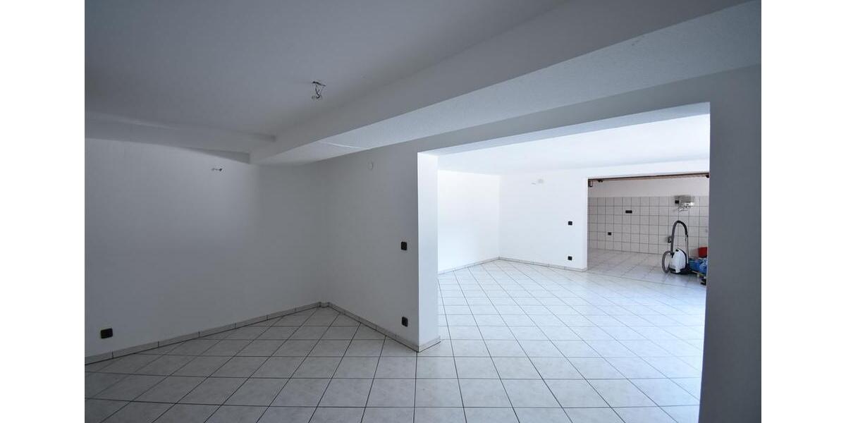 Etagenwohnung Essen Stadtbezirk VI - 4 Zimmer, 145 m&sup2;, 1.450&euro; | Angebot:22040281